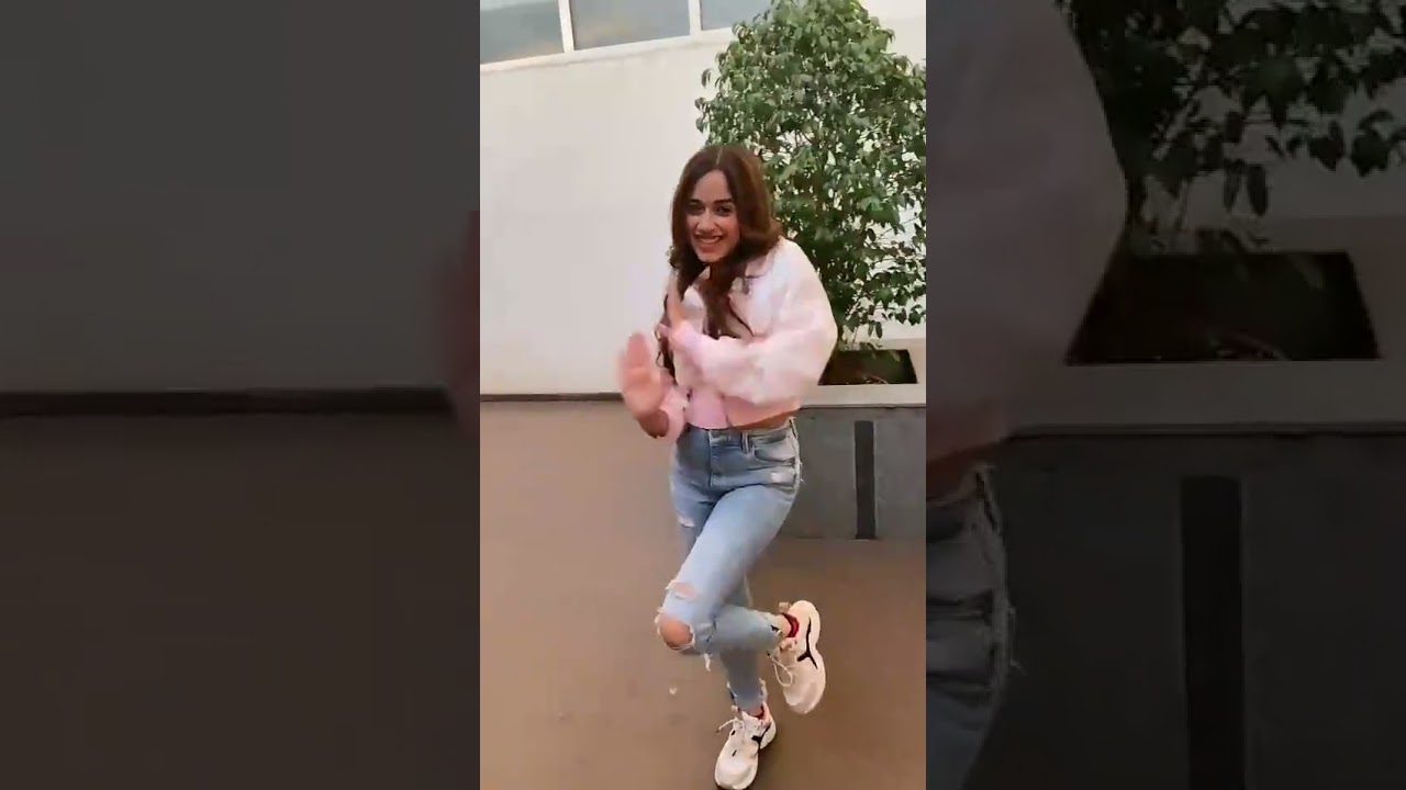 Hat Ja Samne se teri bhabhi khadi hai #jannat ?
