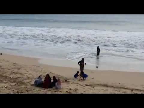 PANTAI SANTOLO